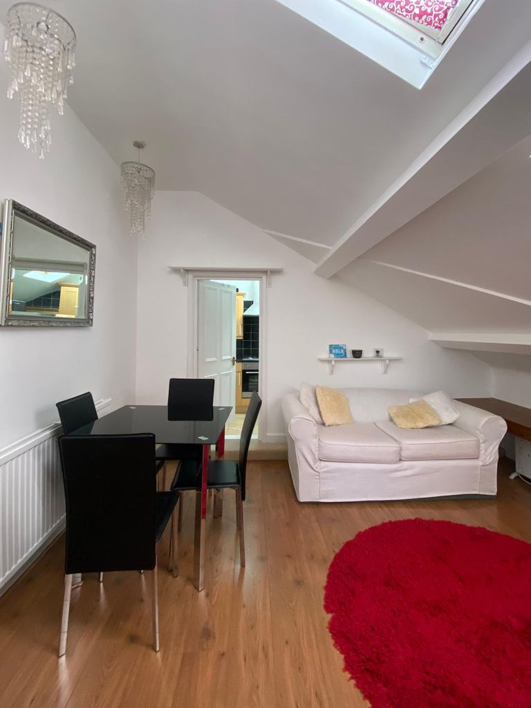 Living space - South Croydon