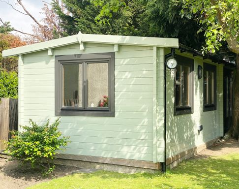 Summer House - Tolworth