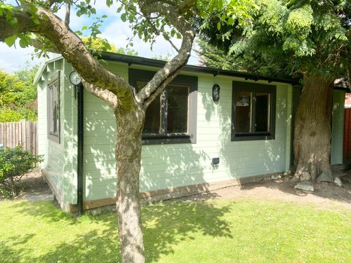 Summer House - Tolworth